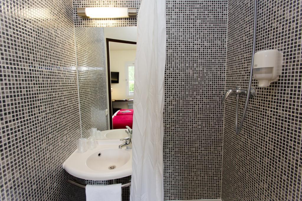 Hotel Akena De Clermont-Creil Agnetz Екстериор снимка