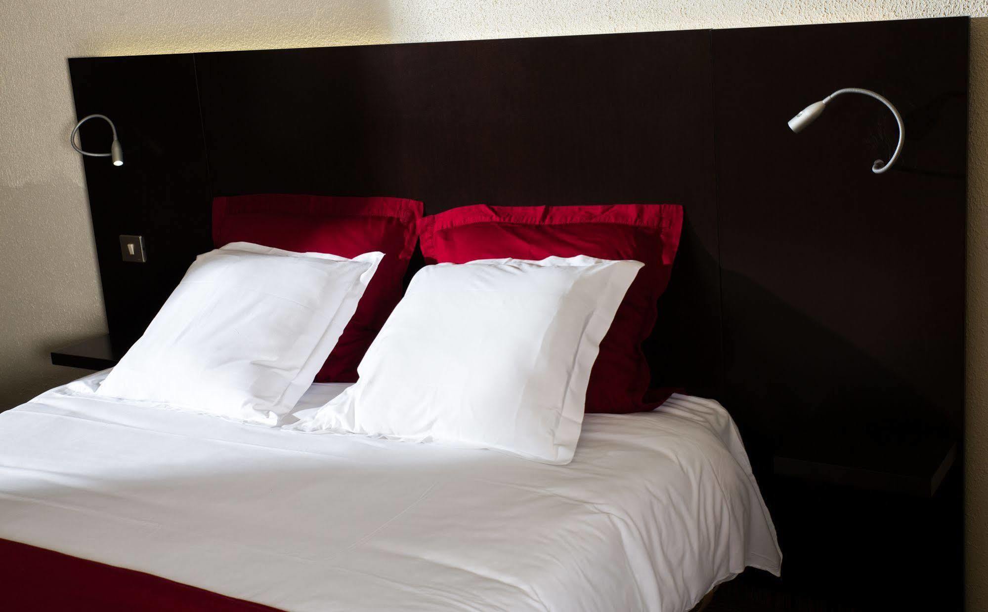 Hotel Akena De Clermont-Creil Agnetz Екстериор снимка