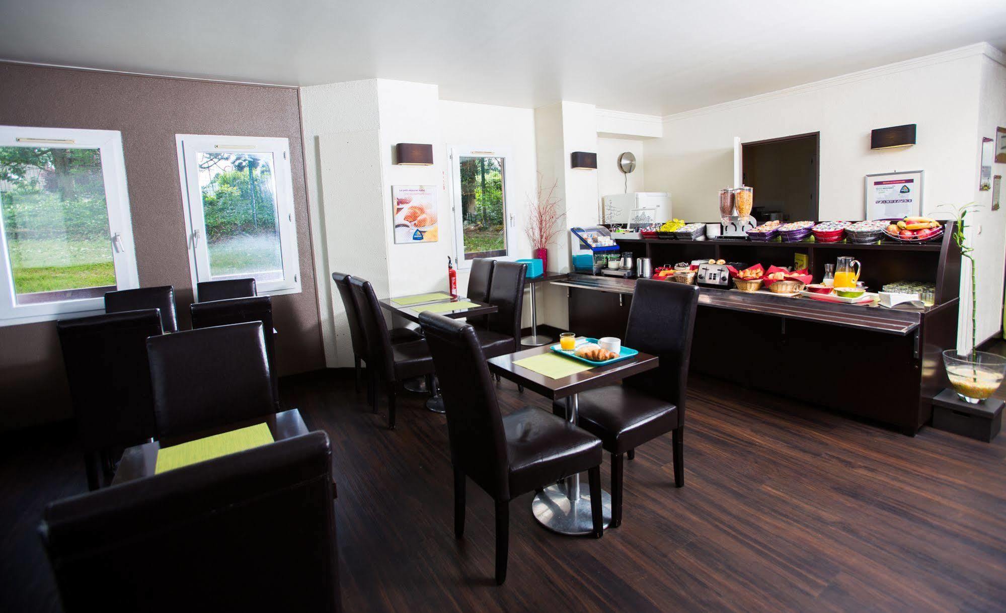 Hotel Akena De Clermont-Creil Agnetz Екстериор снимка